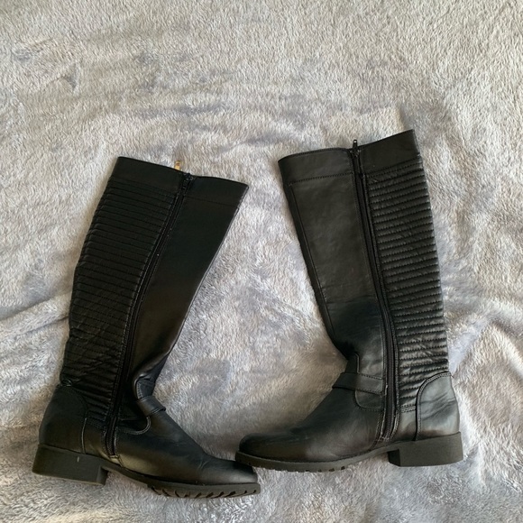 Steve Madden Gold Buckle Knee High Black Boots - Picture 6 of 7